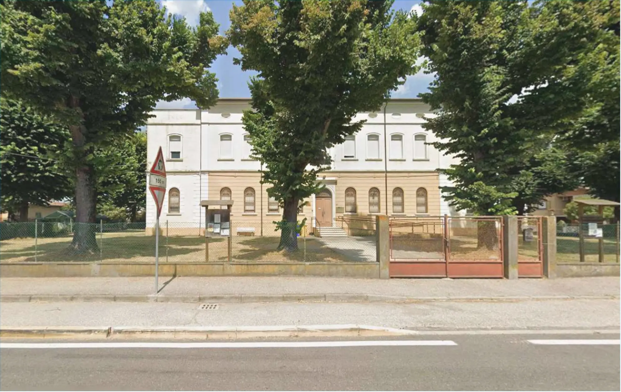 Avviso per manifestazioni di interesse per concessione in comodato ex scuola elementare di Rovereto